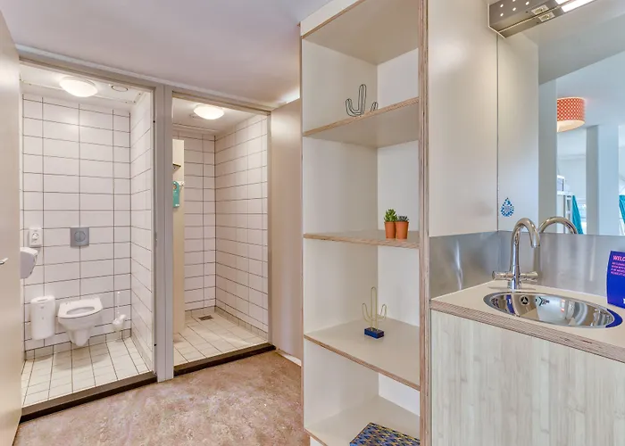 Stayokay - Fully Renovated April 2026 אכסניה